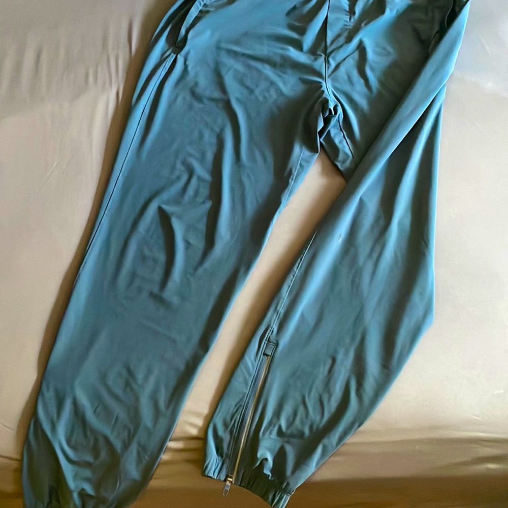 Lululemon joggers